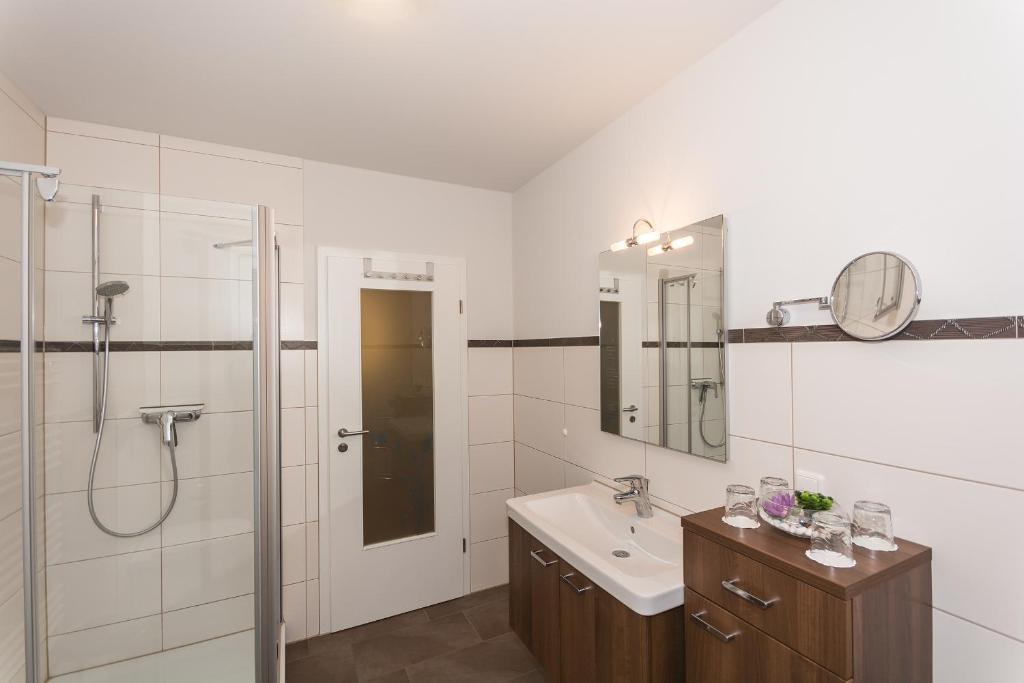 Apartmenthaus Kleiner Falke Binz Extérieur photo