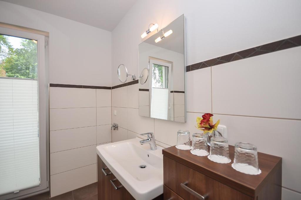 Apartmenthaus Kleiner Falke Binz Chambre photo